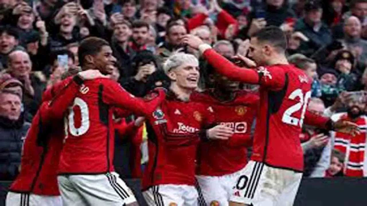 موعد مواجهة مانشستر يونايتد وليدز يونايتد المرتقبة في الدوري الإنجليزي الممتاز